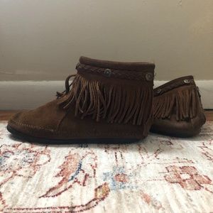 Minnetonka Moccasins Size 7